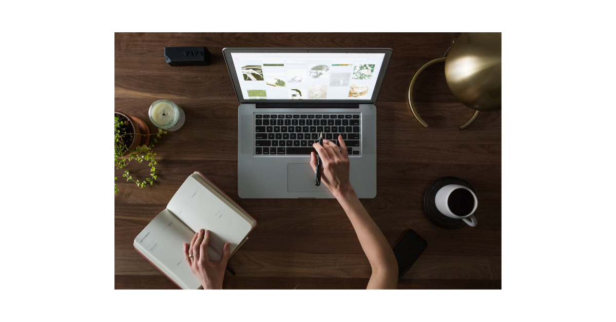 Un autónomo que está viendo su negocio.